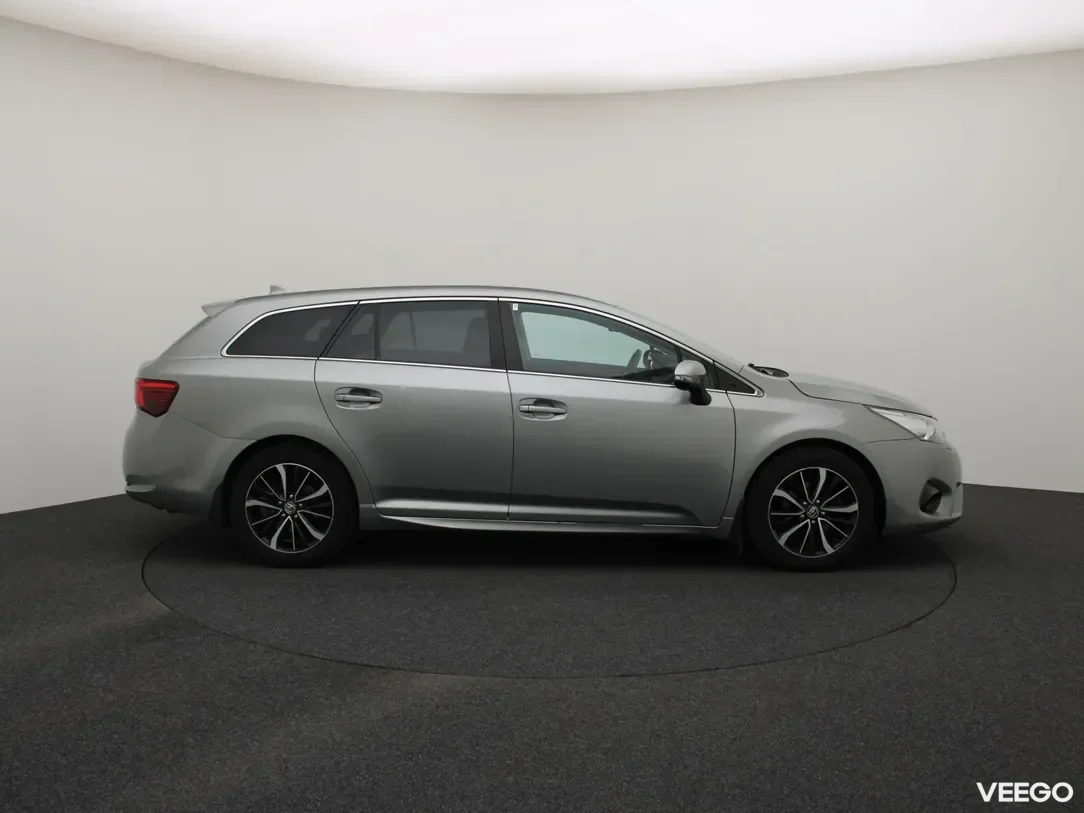 Toyota Avensis 2 112kW
