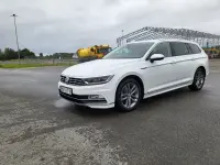 Volkswagen Passat R-line 4 MOTION 2.0 140kW thumbnail