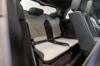 Land Rover Discovery R-Dynamic HSE P360 MHEV 3 265kW thumbnail