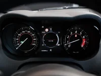 Jaguar F-Type 2.0 221kW thumbnail