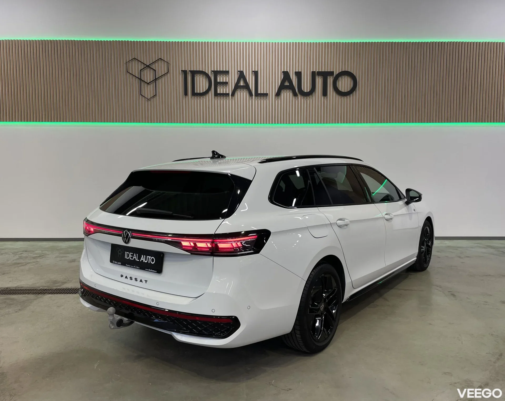 Volkswagen Passat Variant 4Motion R-Line Black Style 2 142kW