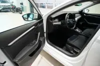 Skoda Octavia ELEGANCE COMBI 1.5 110kW thumbnail