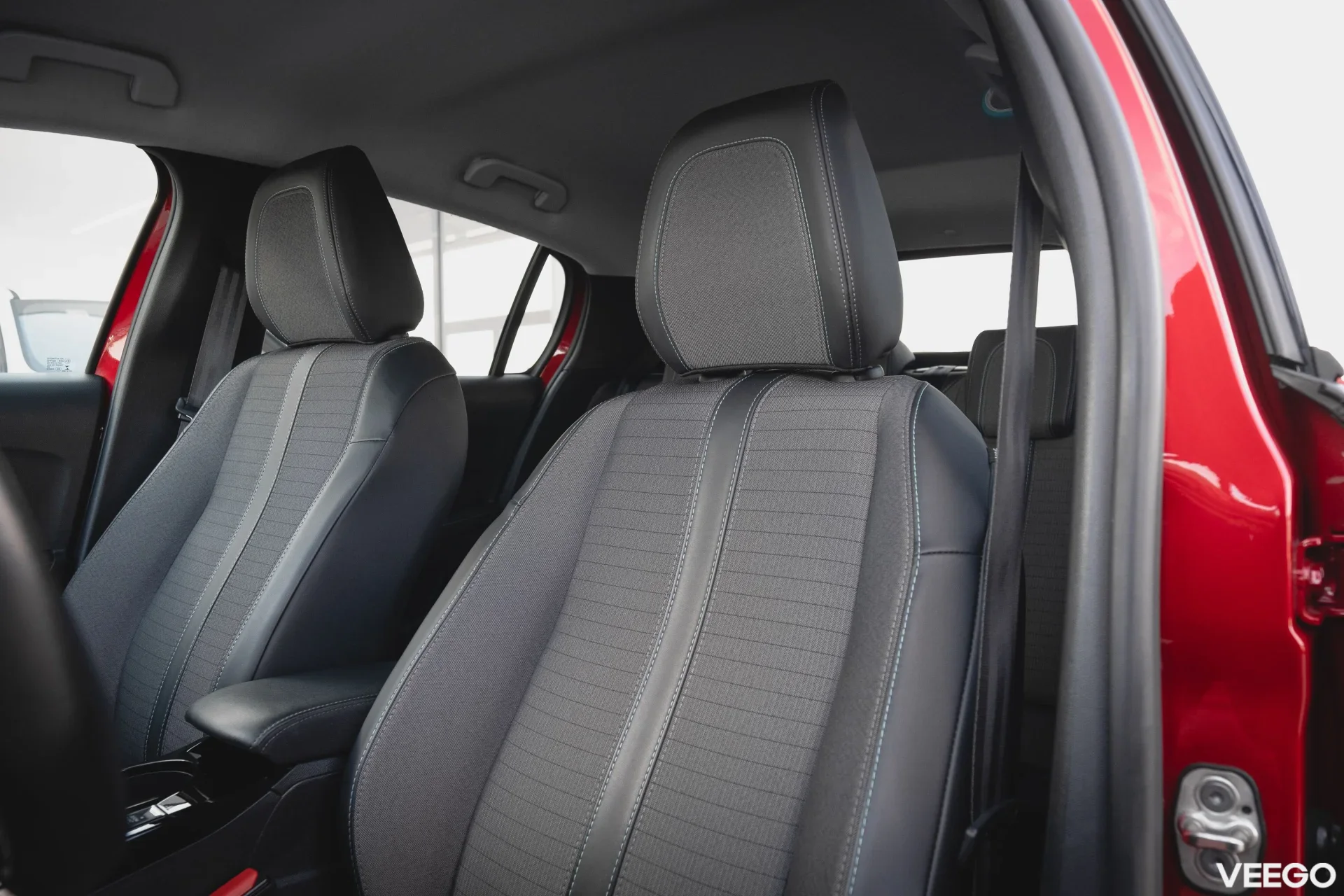 Peugeot 208 Allure 100kW