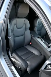 Volvo V60 Cross Country AWD H&K INSCRIPTION INTELLI SAFE PRO 2 140kW thumbnail