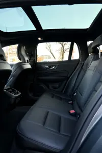 Volvo V60 Cross Country AWD H&K INSCRIPTION INTELLI SAFE PRO 2 140kW thumbnail