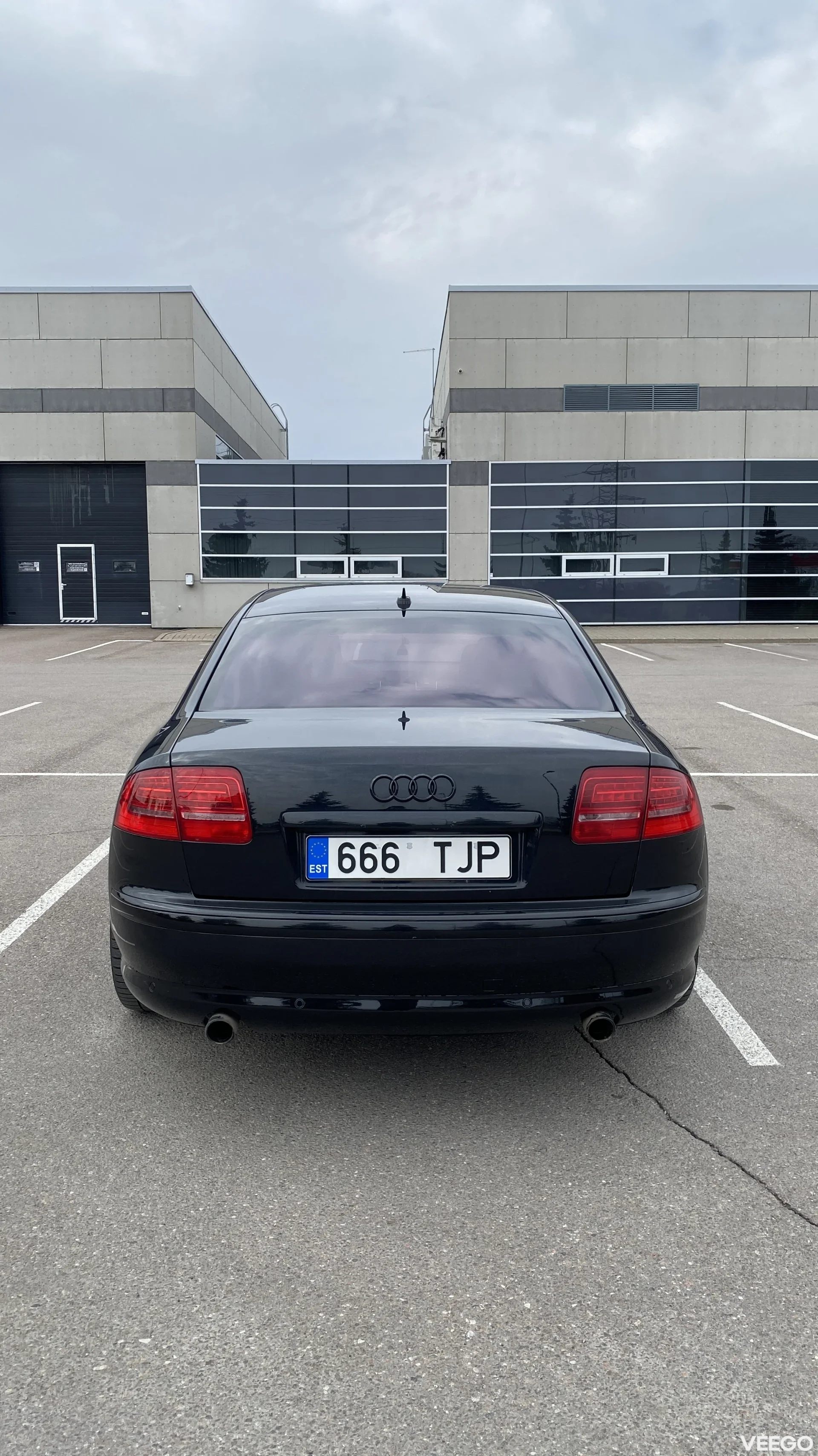Audi A8 Long 4.2 240kW