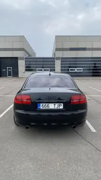 Audi A8 Long 4.2 240kW thumbnail