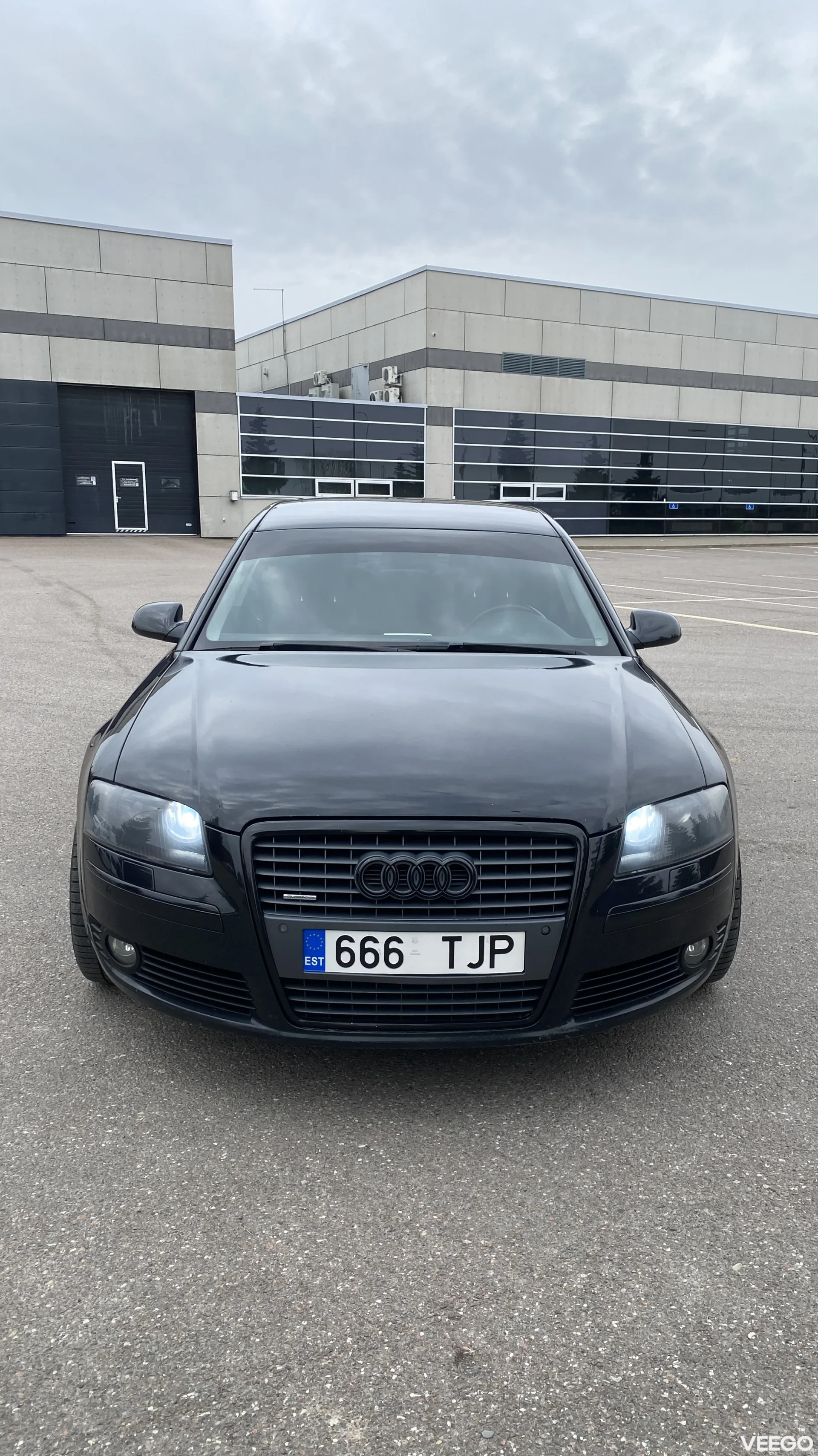 Audi A8 Long 4.2 240kW