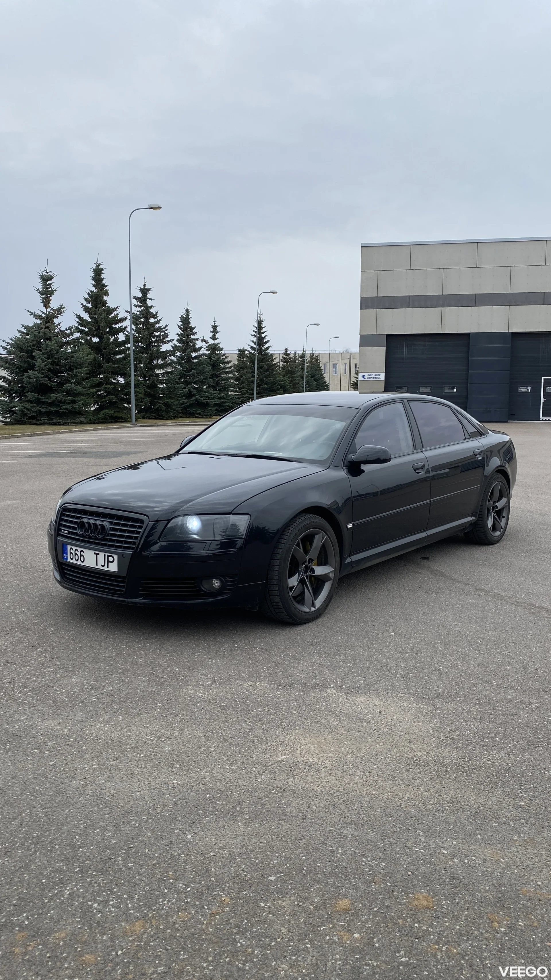 Audi A8 Long 4.2 240kW