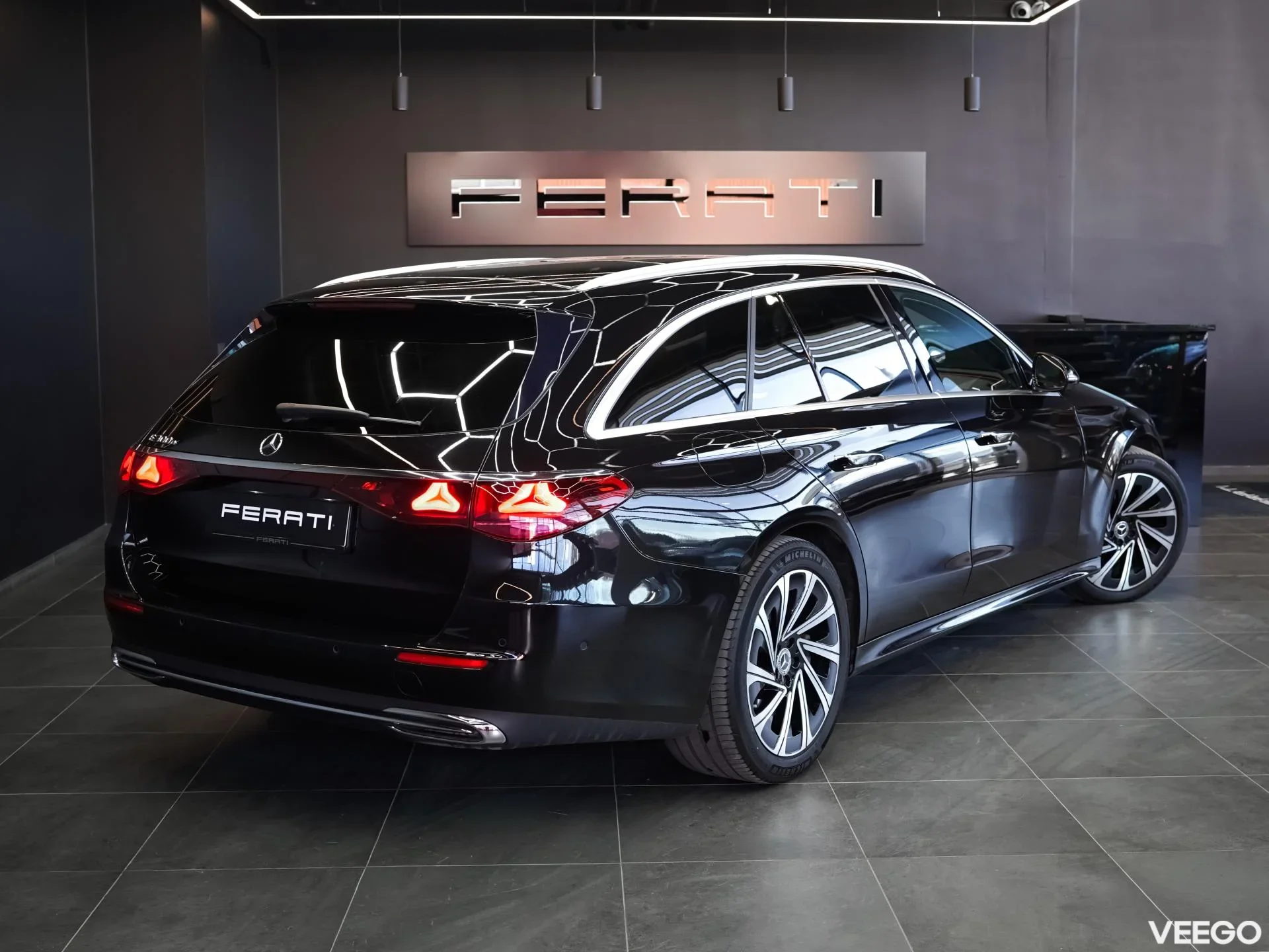 Mercedes-Benz E300 2.0 150kW