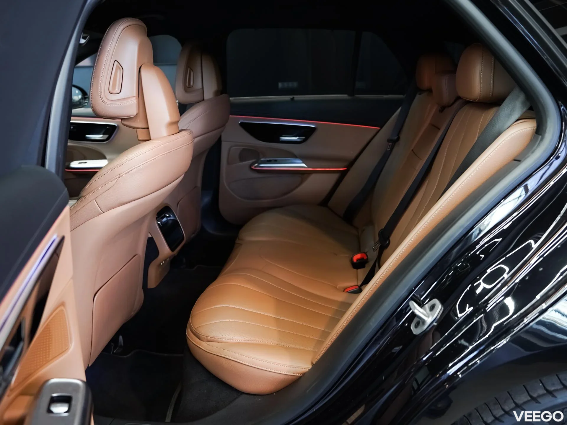 Mercedes-Benz E300 2.0 150kW