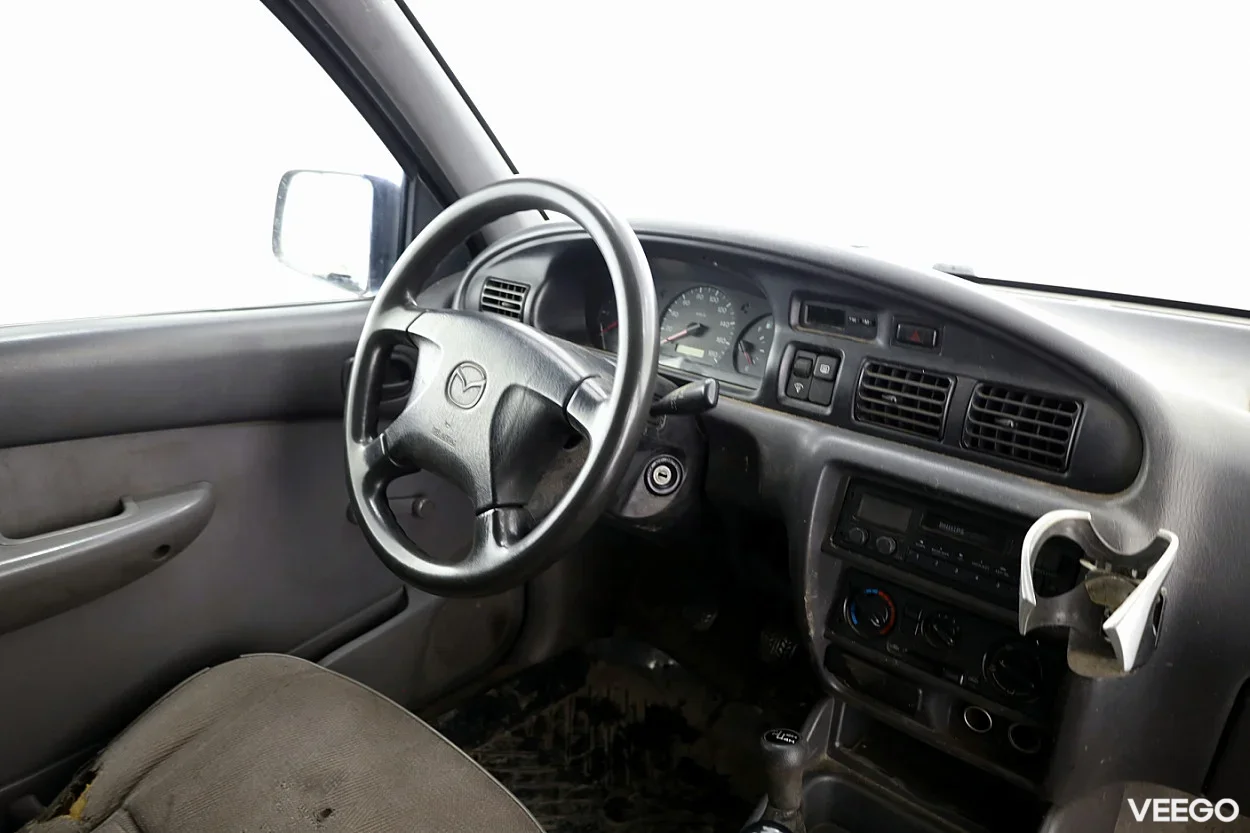 Mazda B2500 2.5 57kW