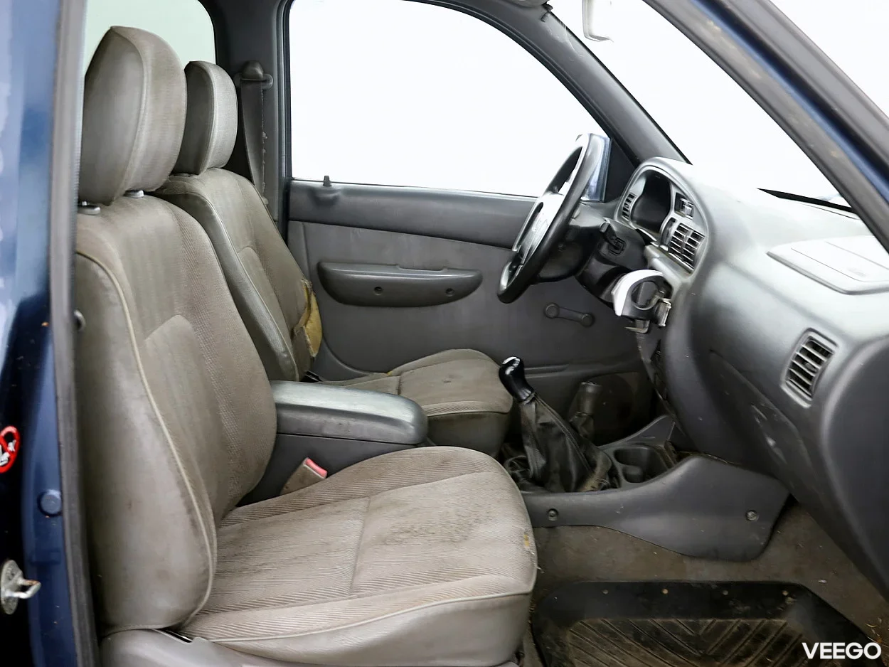 Mazda B2500 2.5 57kW