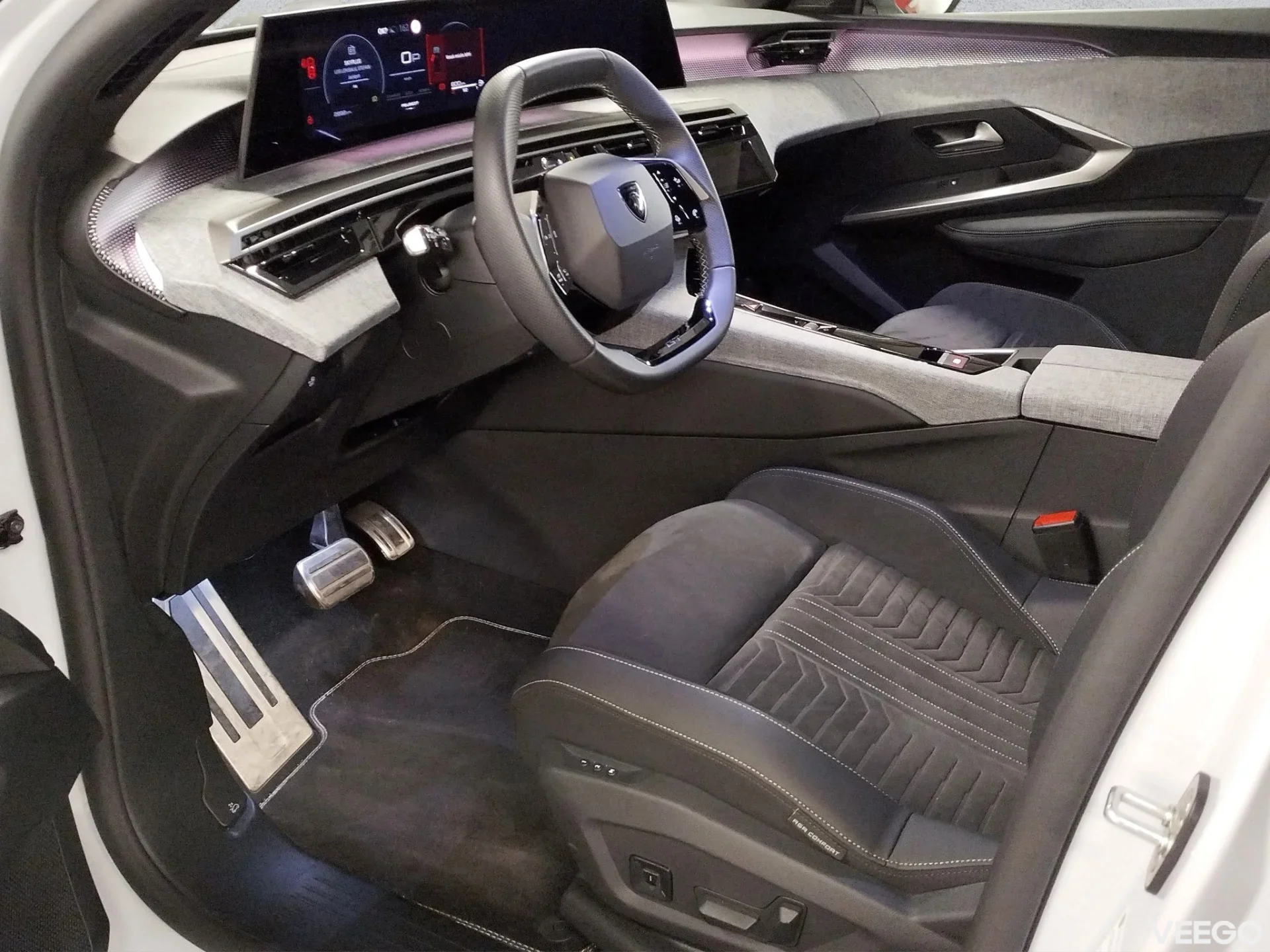 Peugeot 5008 GT Hybrid 145 e-DCS6 100kW