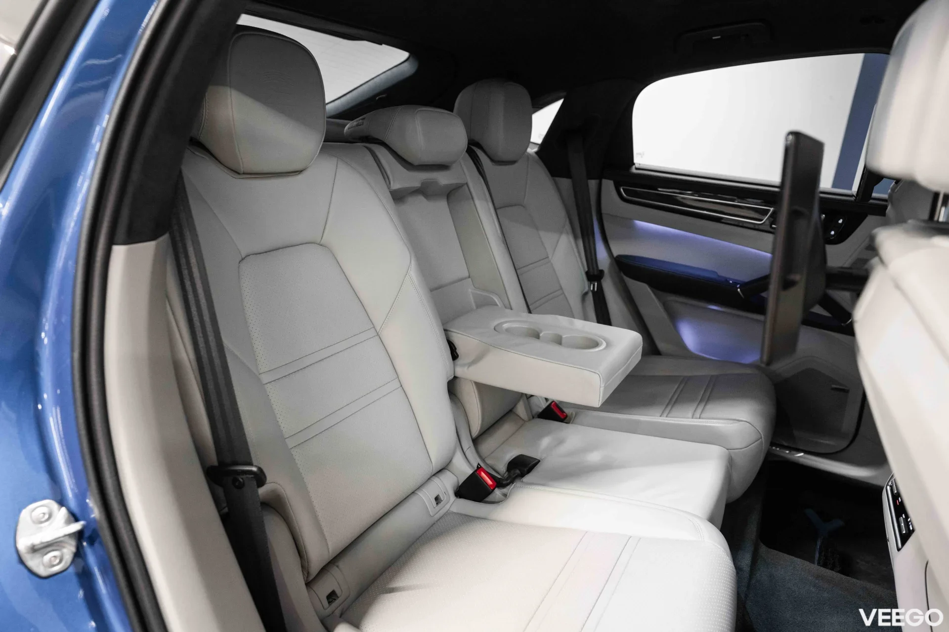 Porsche Cayenne E-Hybrid Coupe Platinum Edition 3 250kW