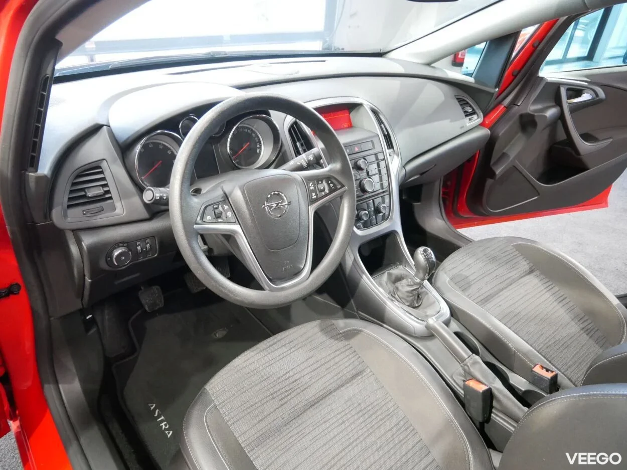 Opel ASTRA NOTCHBACK - 1.6 85kW