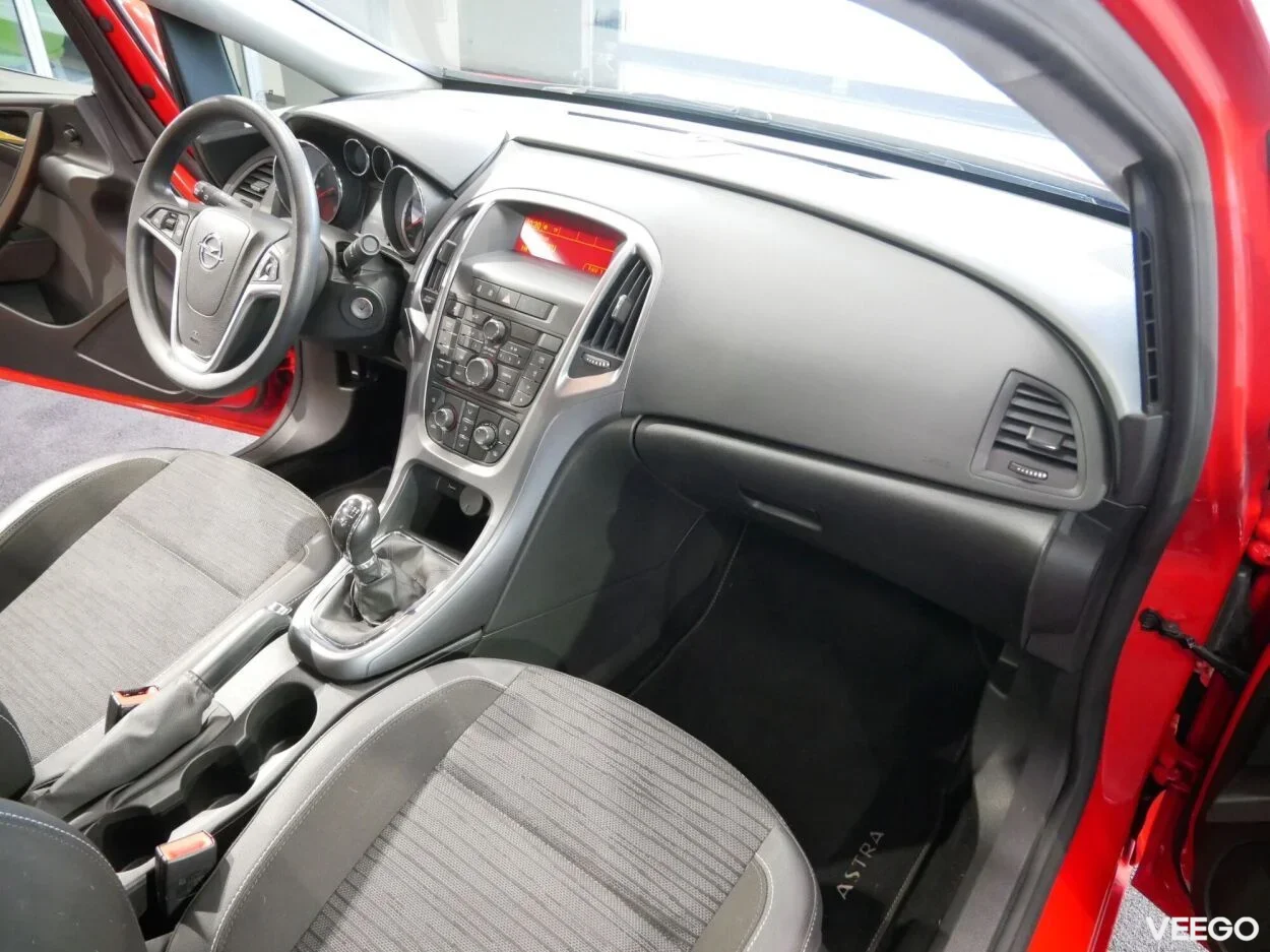 Opel ASTRA NOTCHBACK - 1.6 85kW