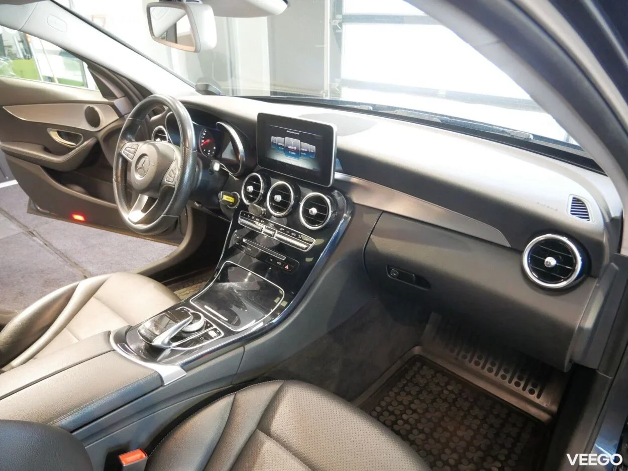 Mercedes-Benz C220 - 2.1 125kW