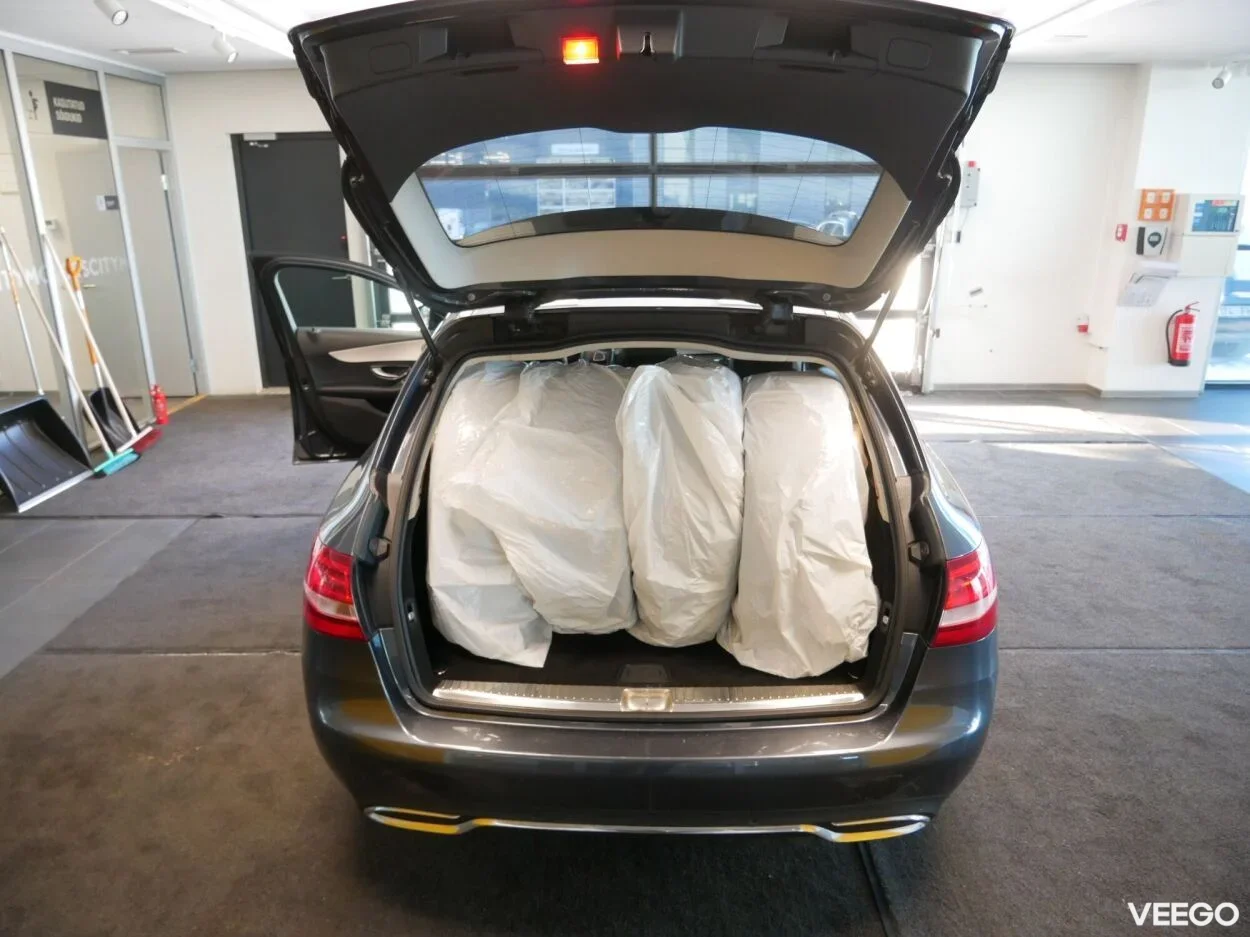 Mercedes-Benz C220 - 2.1 125kW