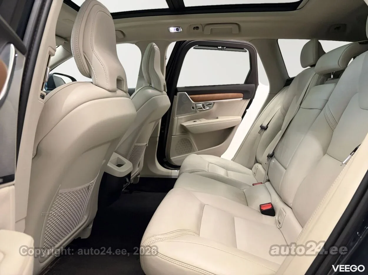 Volvo V90 Inscription AWD D5 B&W 2 173kW