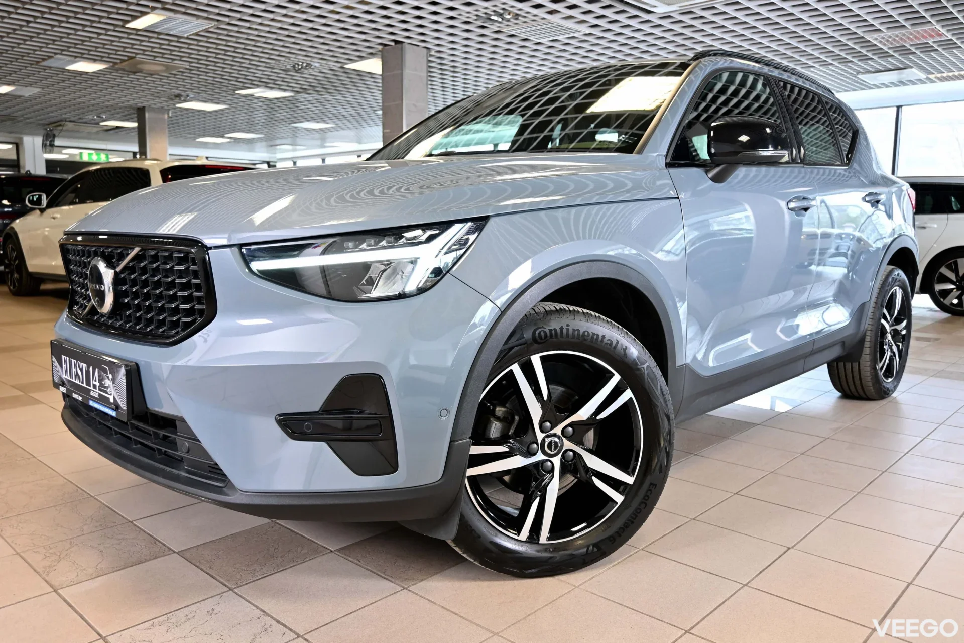 Volvo XC40 H&K R-DESIGN INTELLI SAFE MY23 1.5 95kW