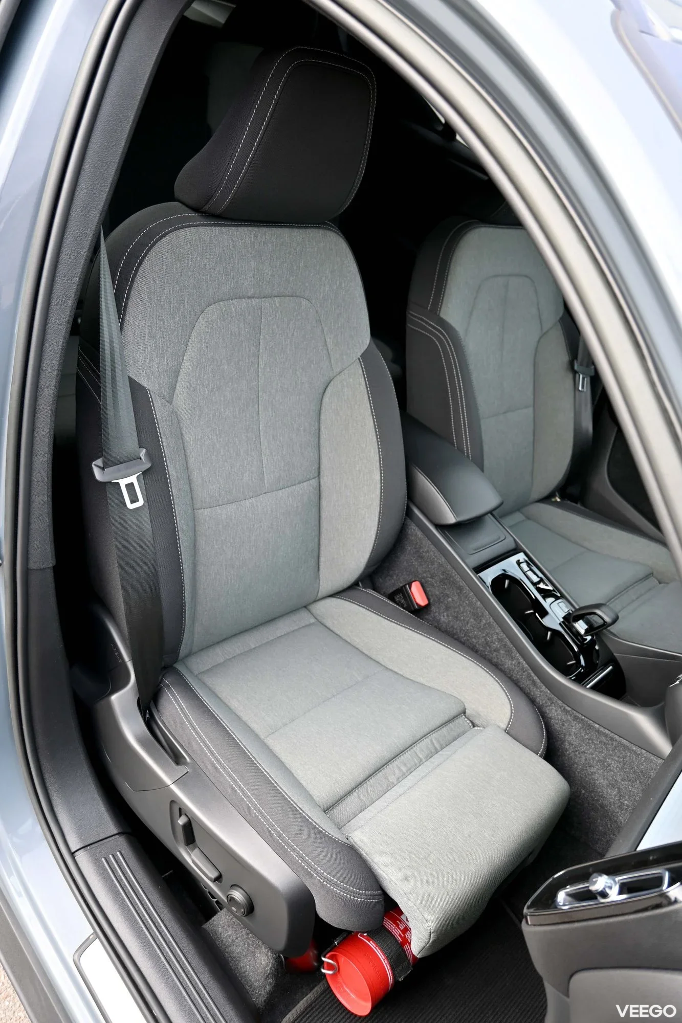 Volvo XC40 H&K R-DESIGN INTELLI SAFE MY23 1.5 95kW