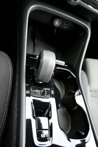 Volvo XC40 H&K R-DESIGN INTELLI SAFE MY23 1.5 95kW thumbnail