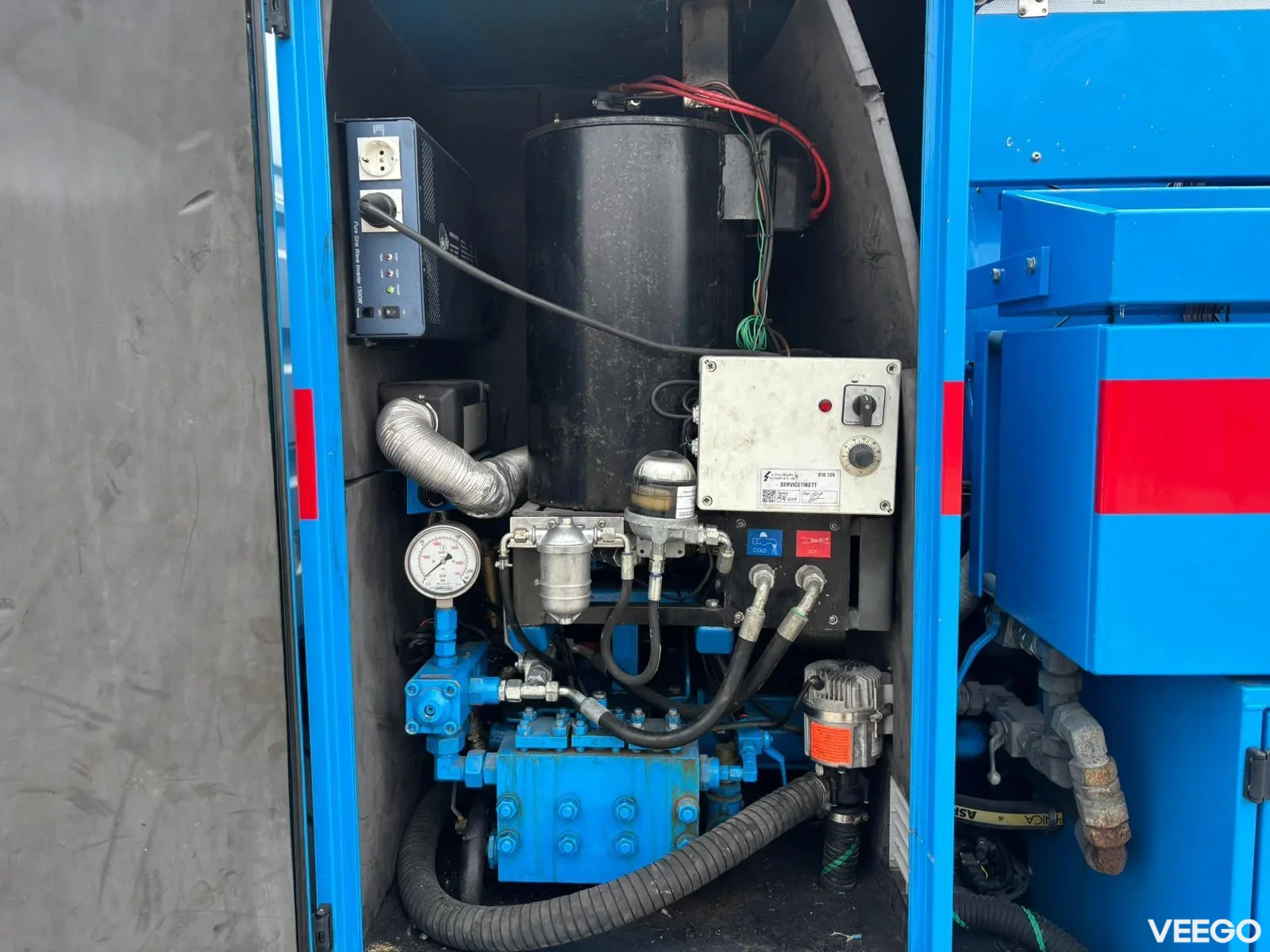 Mercedes-Benz Atego J.Hvidtved Larsen tank 4000 l / vacuum Jurop RV360HDR / pressure Uraca P3-10 160 bar / 127 l/min + Uraca P3-10 415 bar / 47 l/min with heater 230kW