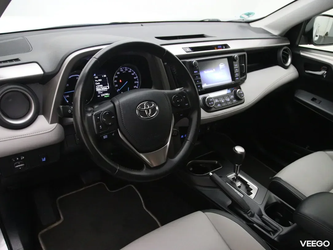 Toyota rav-4 2.5 114kW