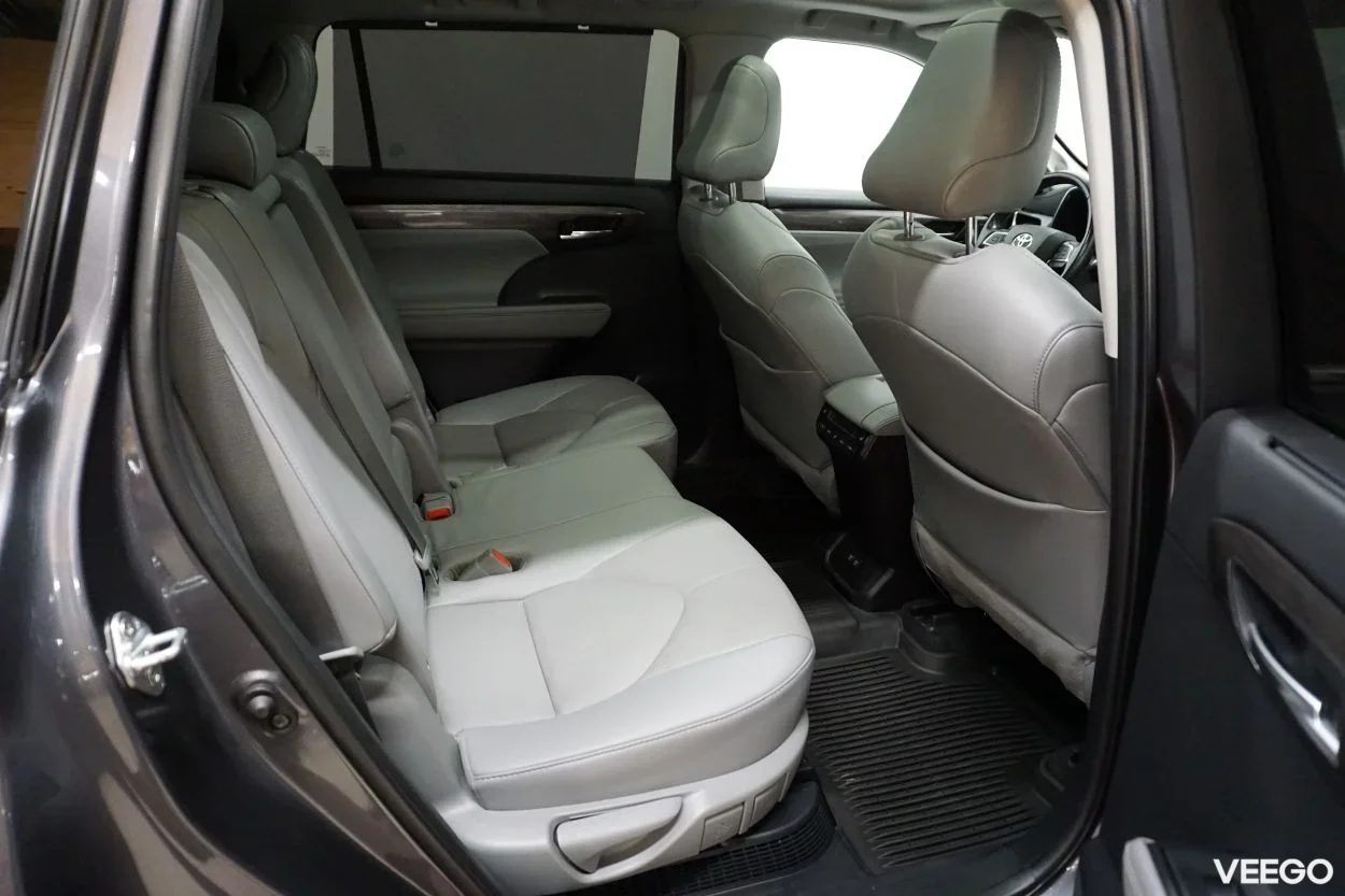 Toyota Highlander Premium 2.5 140kW