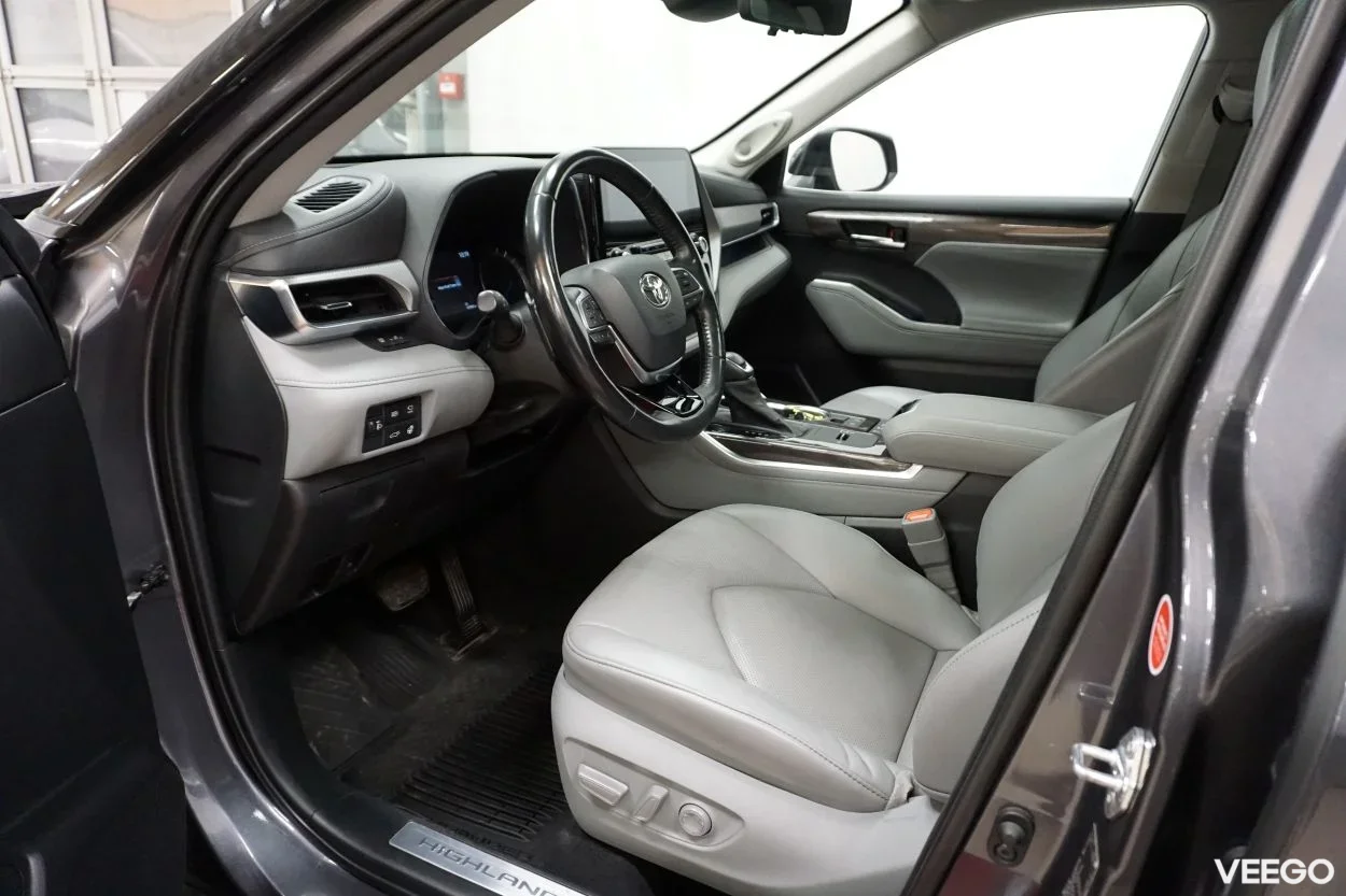 Toyota Highlander Premium 2.5 140kW