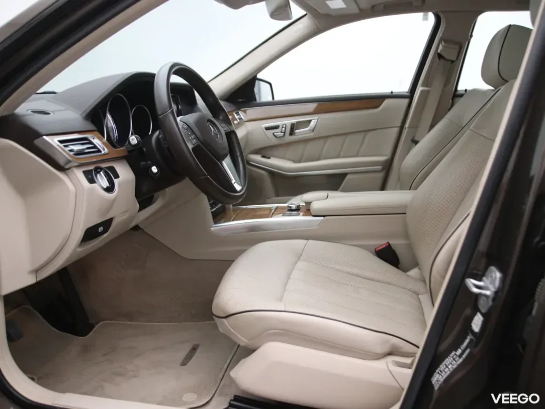 Mercedes-Benz E350 3 190kW