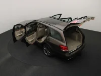 Mercedes-Benz E350 3 190kW thumbnail