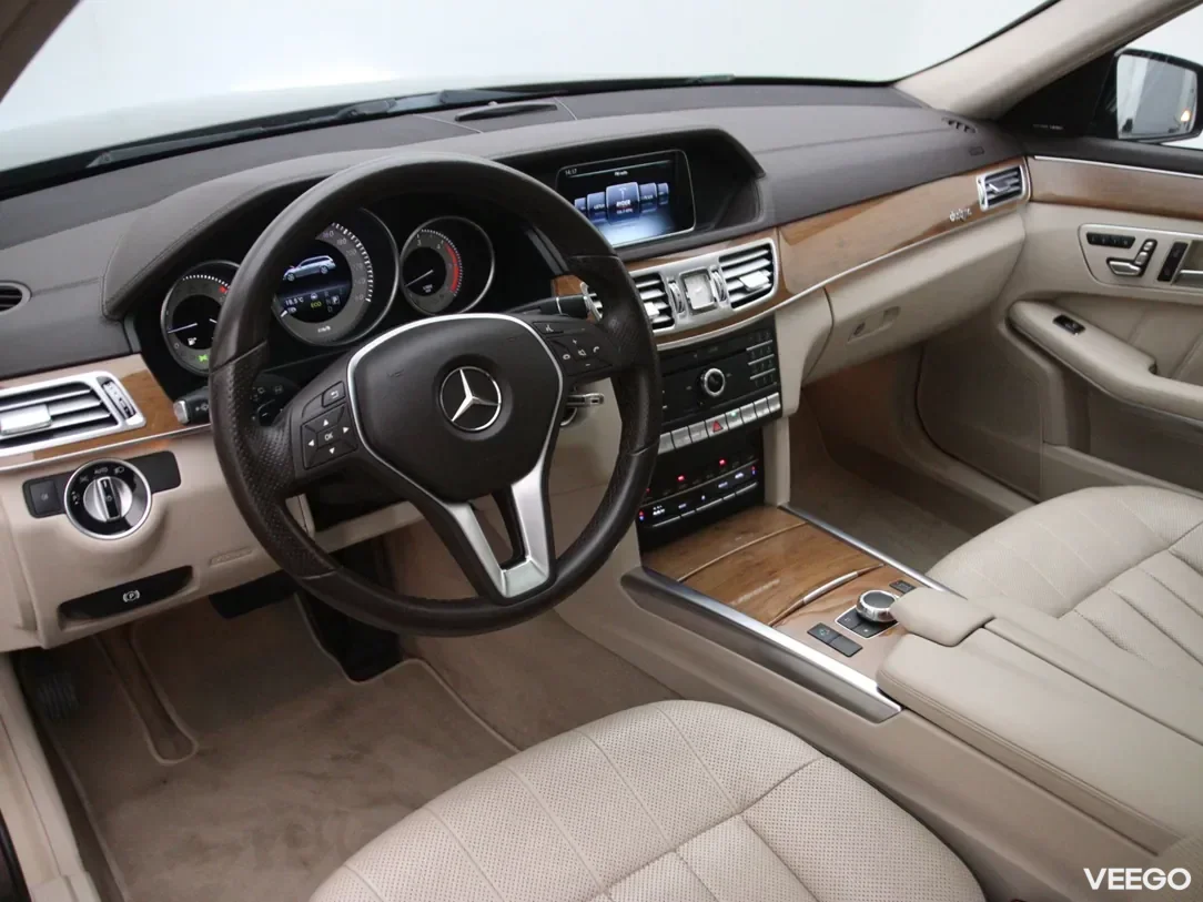 Mercedes-Benz E350 3 190kW