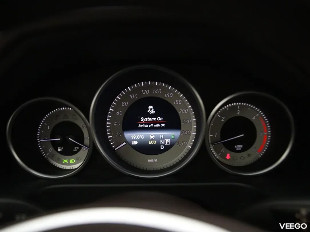 Mercedes-Benz E350 3 190kW