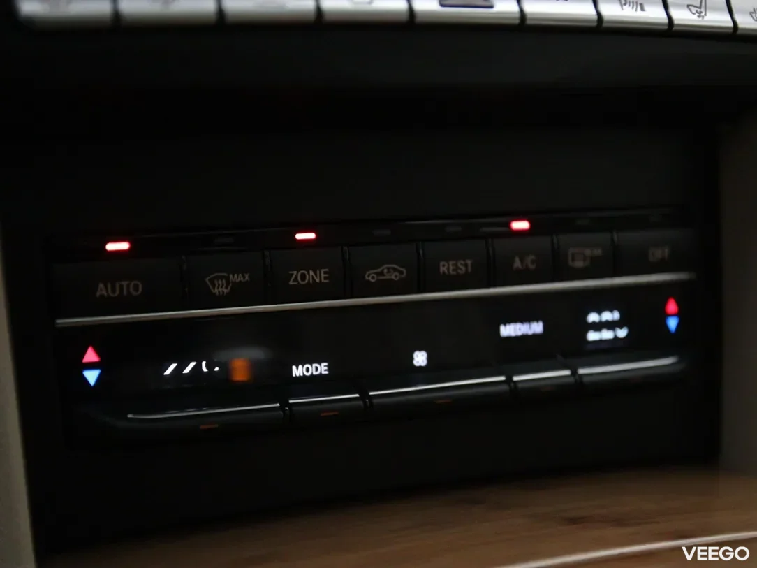 Mercedes-Benz E350 3 190kW