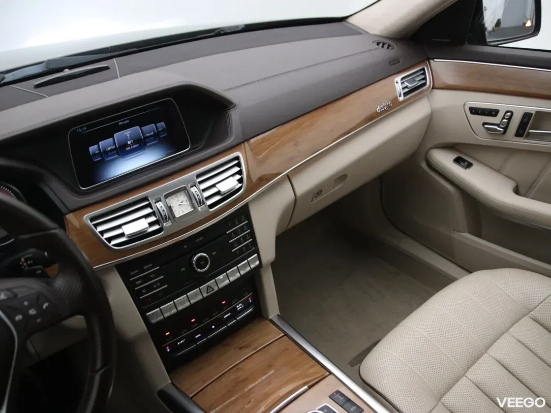 Mercedes-Benz E350 3 190kW