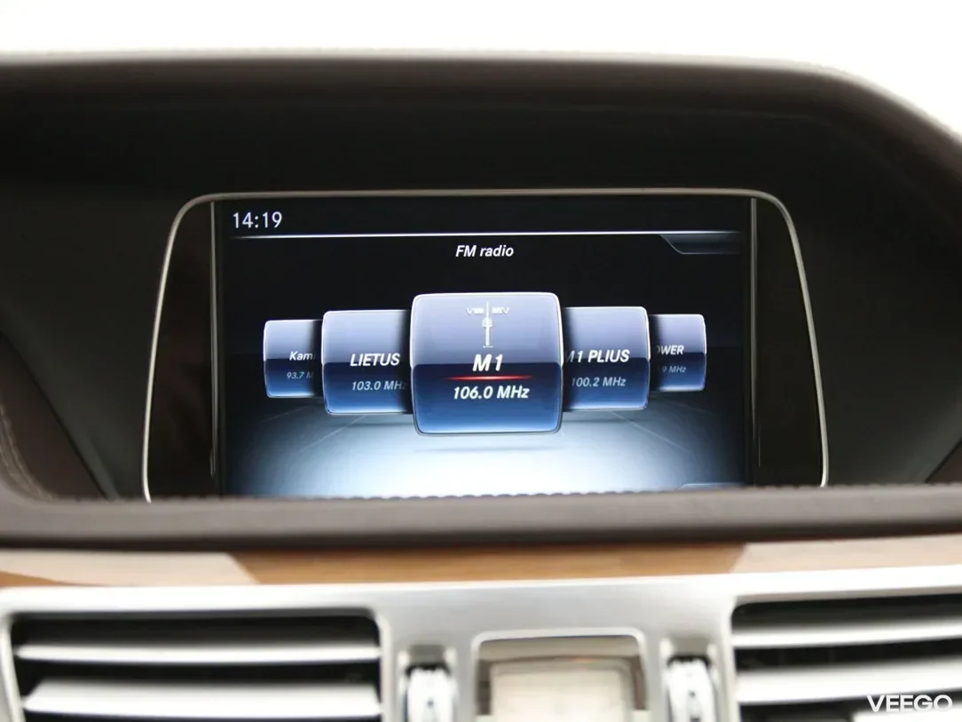 Mercedes-Benz E350 3 190kW