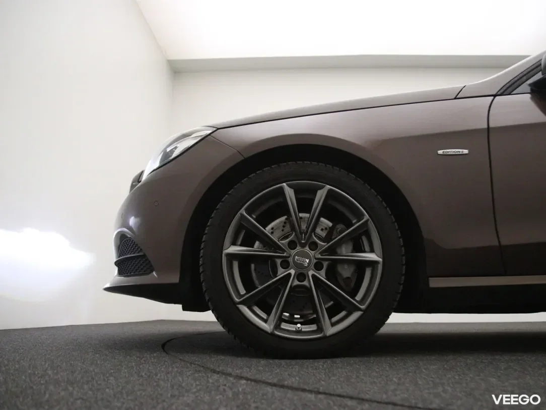 Mercedes-Benz E350 3 190kW