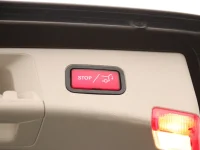 Mercedes-Benz E350 3 190kW thumbnail