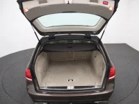 Mercedes-Benz E350 3 190kW thumbnail