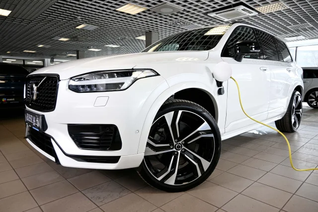 Image of Volvo XC90 T8 TWIN ENGINE AWD H&K LUXURY+ ULTIMATE DARK INTELLI 2 335kW