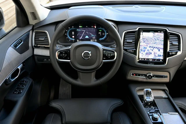 Image of Volvo XC90 T8 TWIN ENGINE AWD H&K LUXURY+ ULTIMATE DARK INTELLI 2 335kW