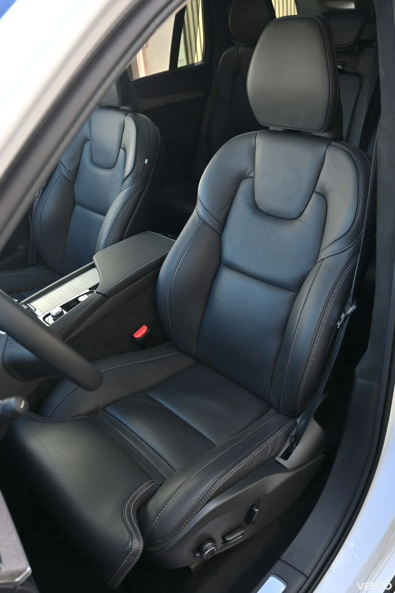 Volvo XC90 T8 TWIN ENGINE AWD H&K LUXURY+ ULTIMATE DARK INTELLI 2 335kW