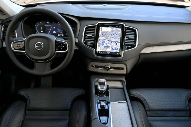 Image of Volvo XC90 T8 TWIN ENGINE AWD H&K LUXURY+ ULTIMATE DARK INTELLI 2 335kW
