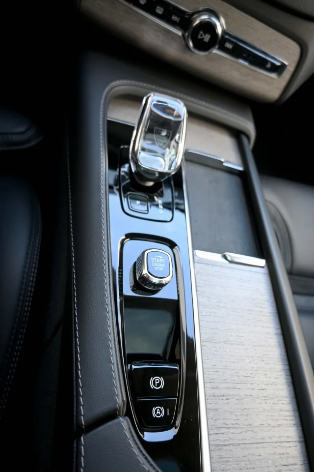Image of Volvo XC90 T8 TWIN ENGINE AWD H&K LUXURY+ ULTIMATE DARK INTELLI 2 335kW