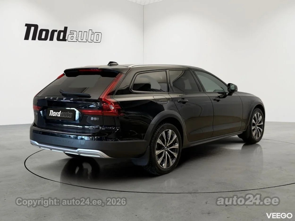 Volvo V90 Cross Country AWD B5 MildHybrid Luxury 2 183kW