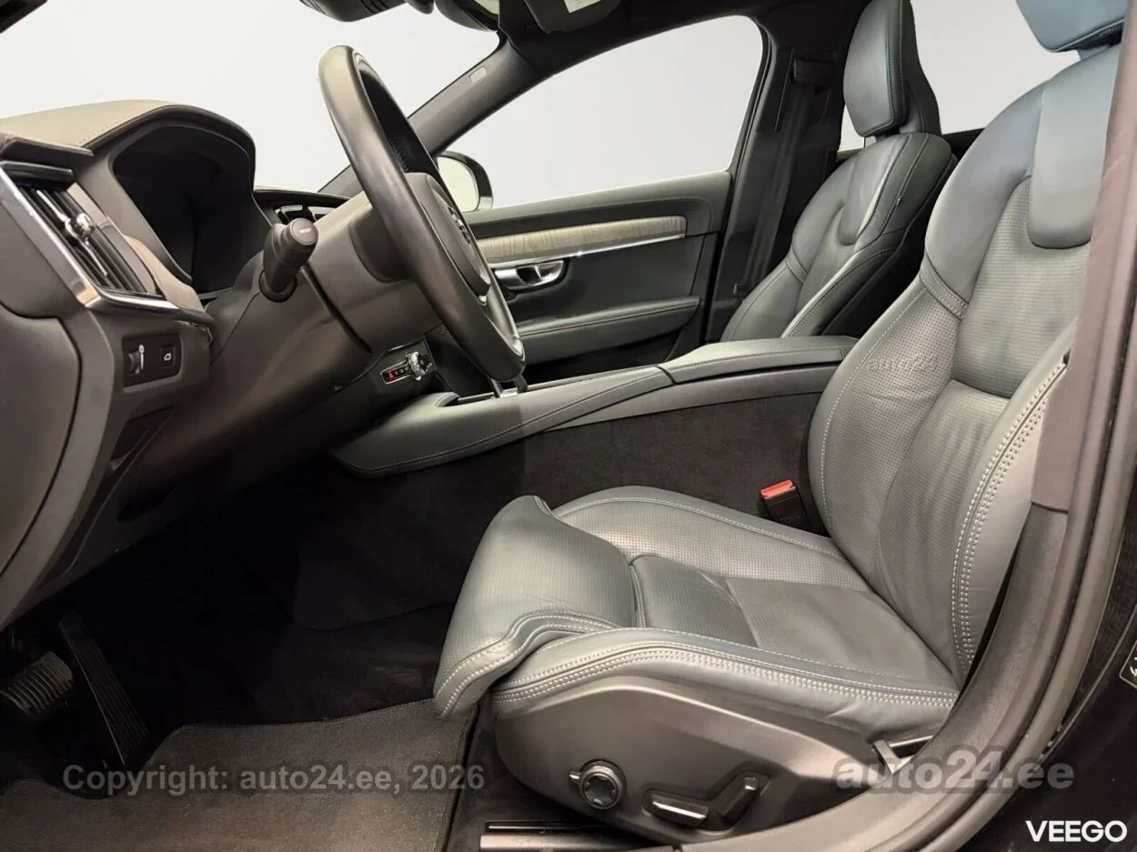 Volvo V90 Cross Country AWD B5 MildHybrid Luxury 2 183kW