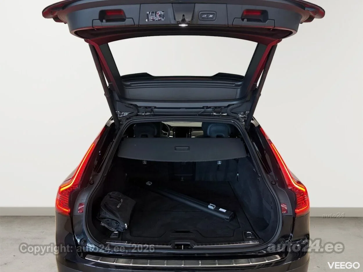 Volvo V90 Cross Country AWD B5 MildHybrid Luxury 2 183kW