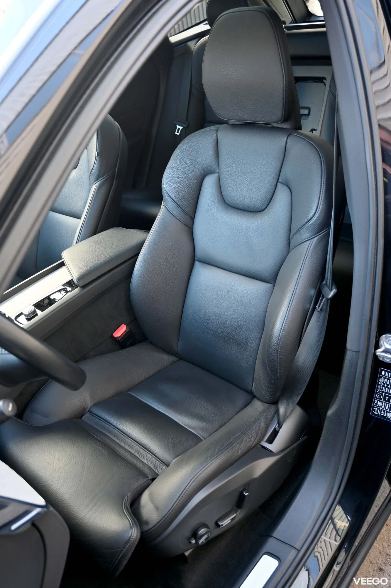 Volvo XC60 AWD ULTIMATE BRIGHT INTELLI SAFE MY22 2 293kW